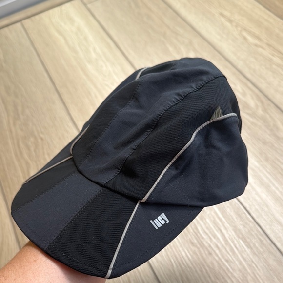 Lucy Mesh Running Hat - Picture 1 of 6